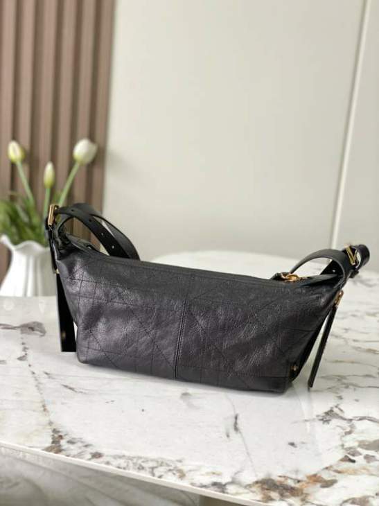 Picture of Dior Handbags _SKUfw239223117fw